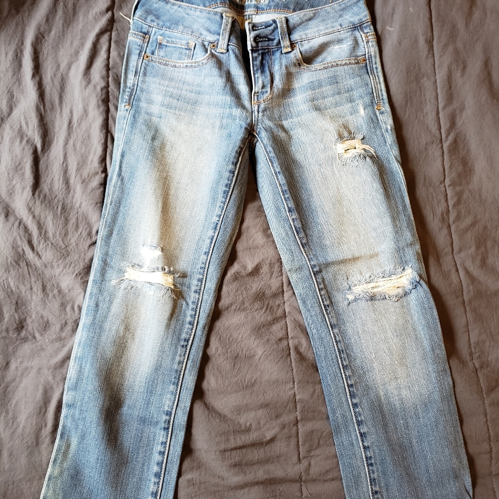 American Eagle Artist Crop